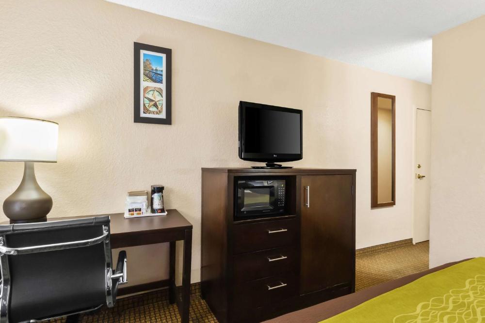 Queen Room - Disability Access interior